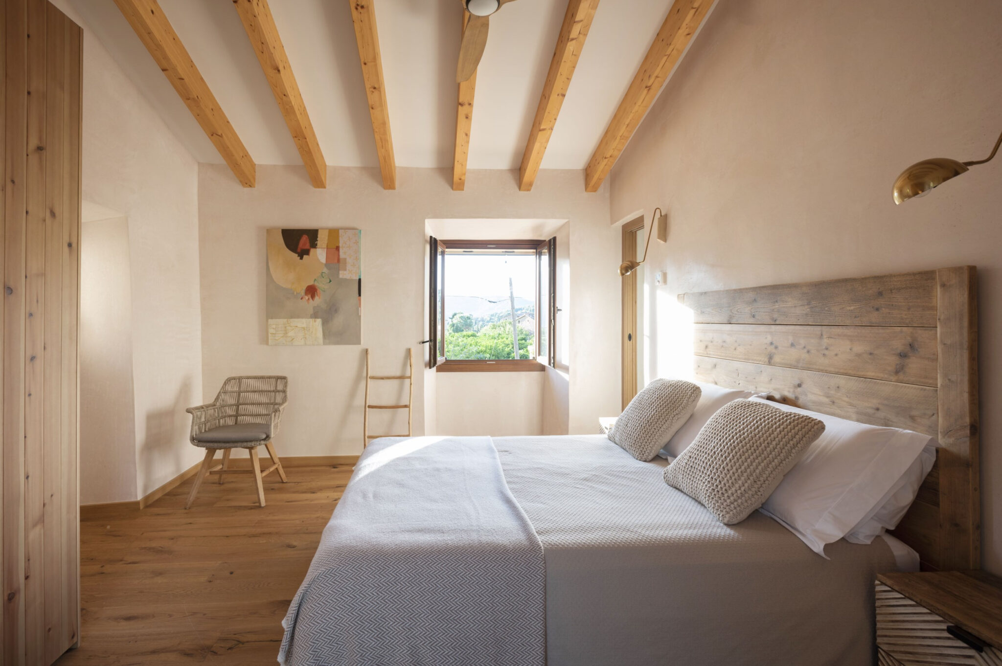 ca-na-nela-villa-biniaraix-bedroom