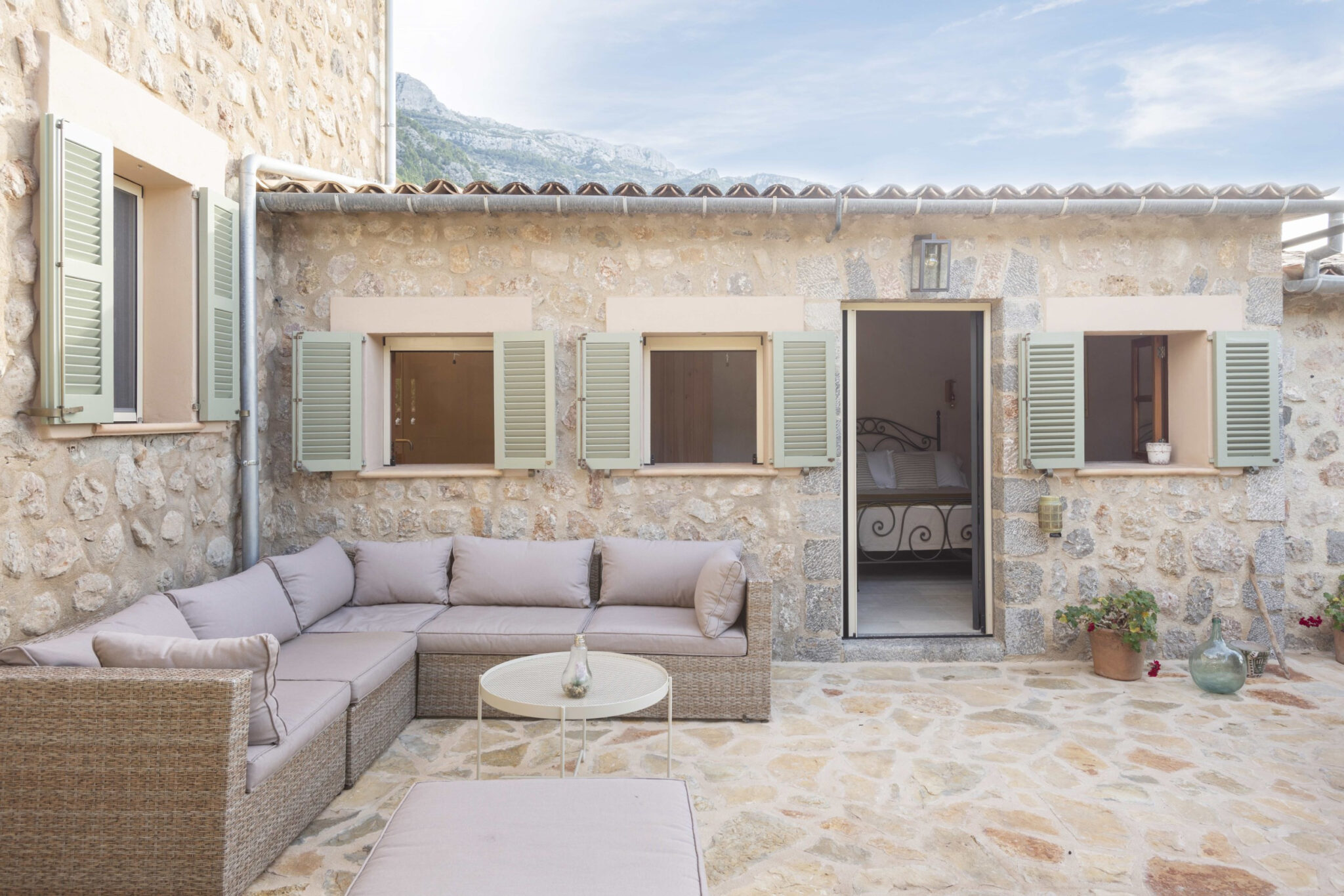 ca-na-nela-villa-biniaraix-exterior-lounge