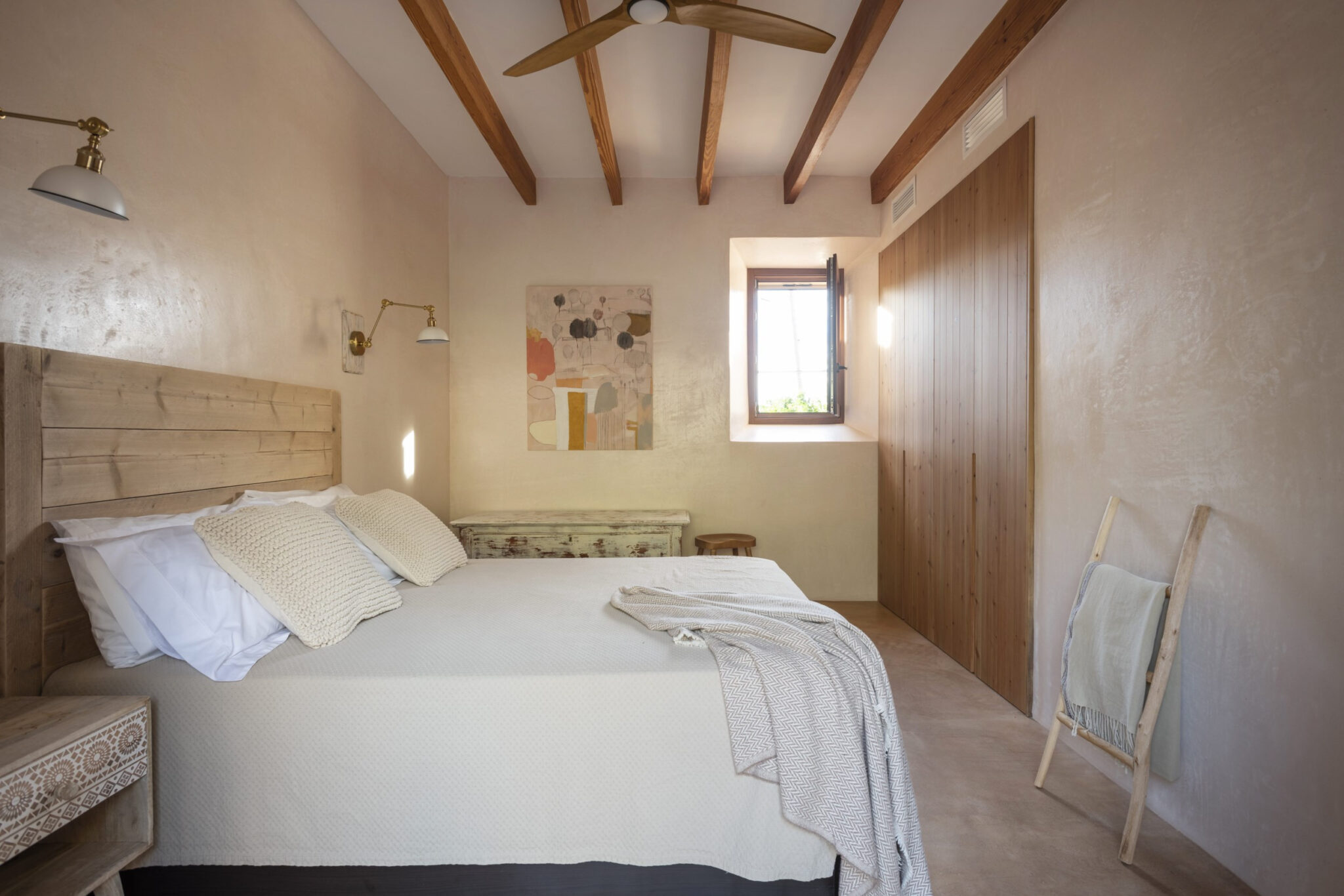 ca-na-nela-villa-biniaraix-guest-bedroom