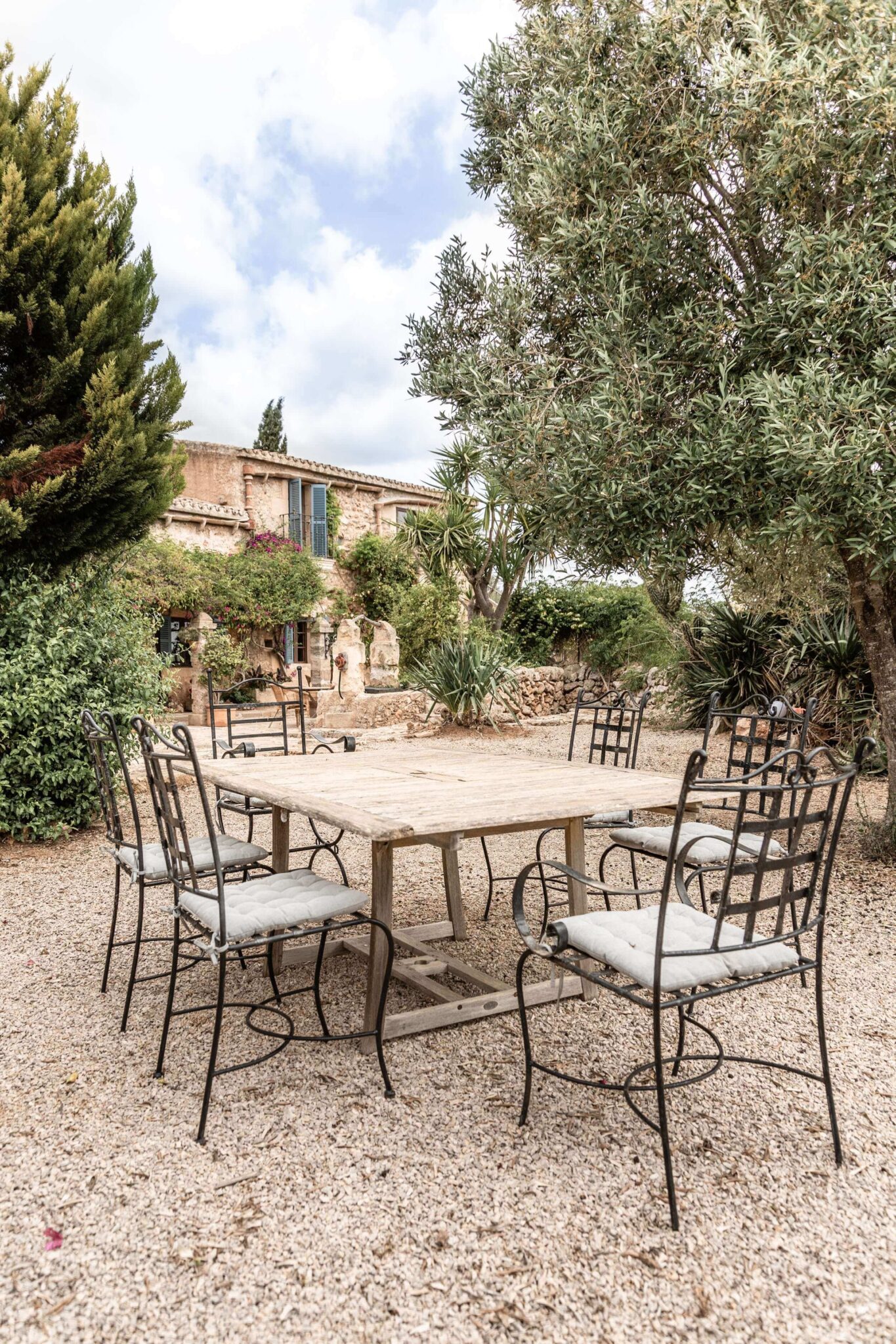 can-clementine-felanitx-mallorca-al-fresco-dining-area