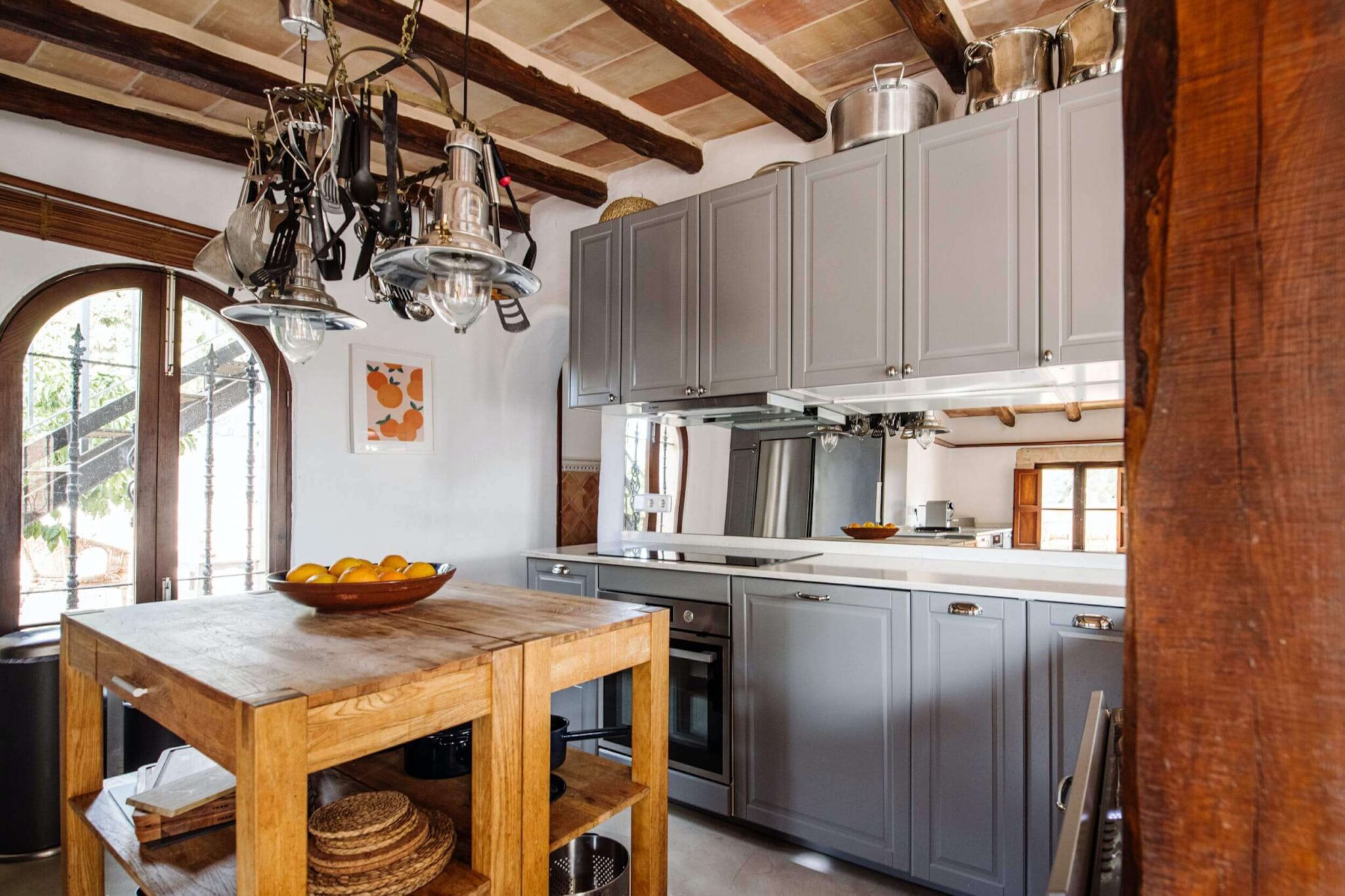 can-clementine-felanitx-mallorca-modern-finca-kitchen-1