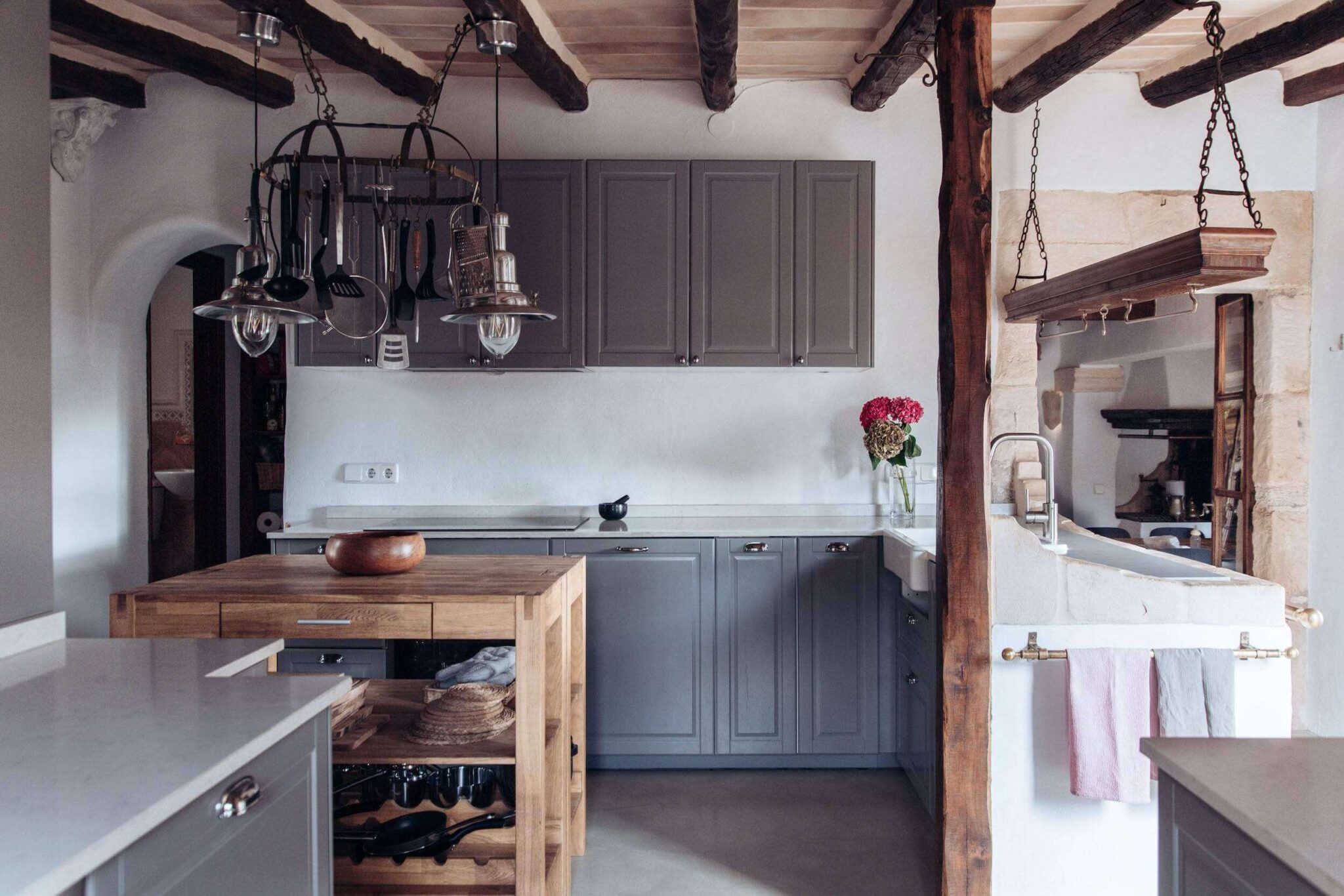 can-clementine-felanitx-mallorca-open-plan-kitchen