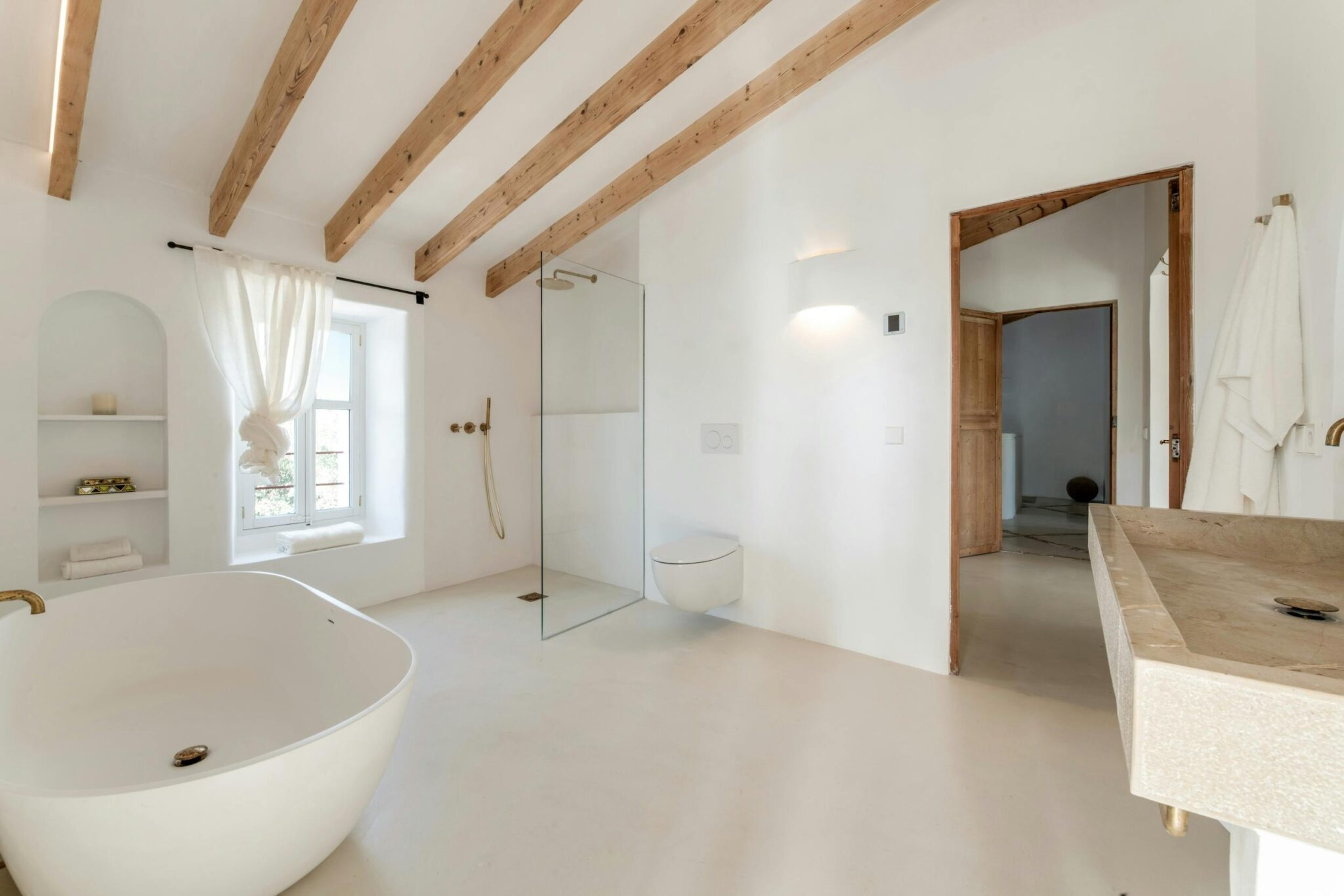 can-llull-marratxi-mallorca-luxury-finca-bathtub-bathroom