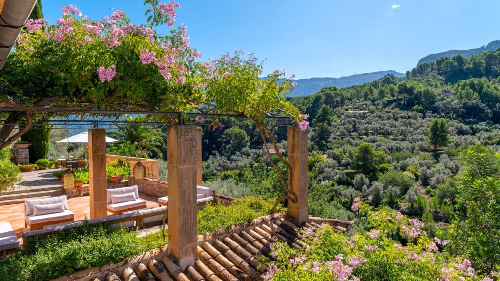 Son Salas estate in Sóller Mallorca with Tramuntana mountain views