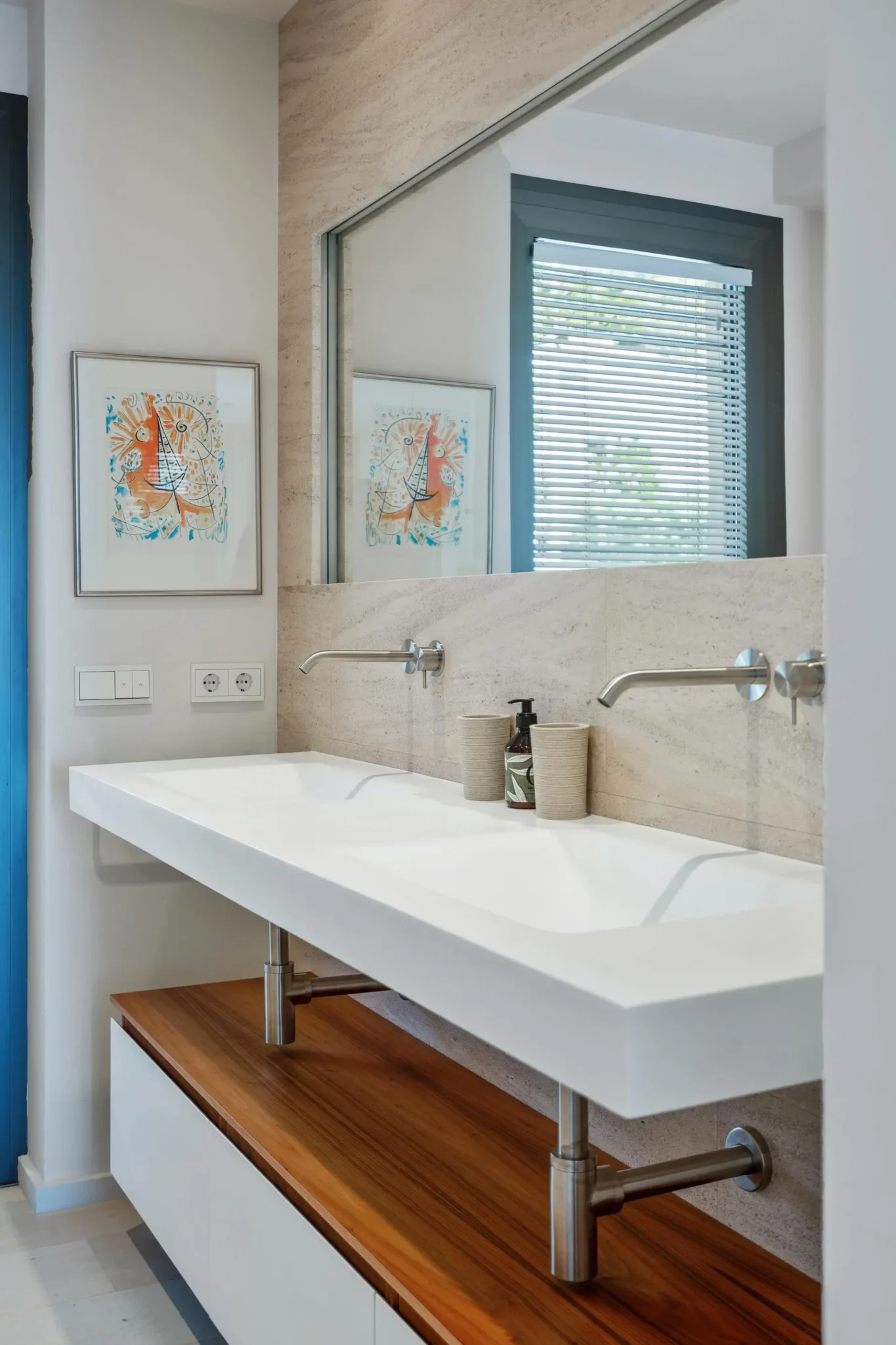 villa-luz-marina-modern-bathroom-luxury-villa