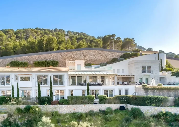 504a0eac-4319-4dcb-8ad1-a2b46d1e192e-large