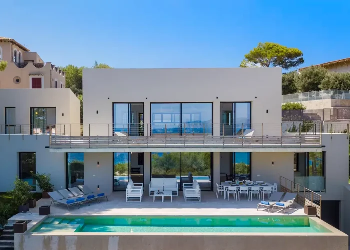 6bbf6ed2-e8a4-449d-9f9d-34c4f7384e24-large