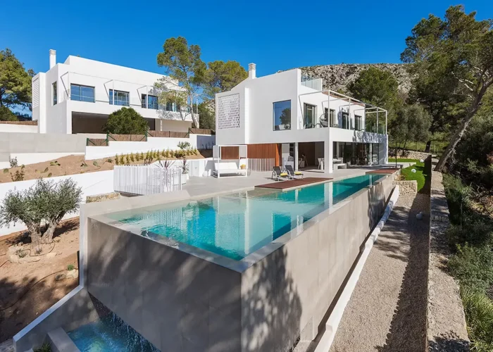 7b5f6bc1-c471-4103-922e-b88834234be1-large