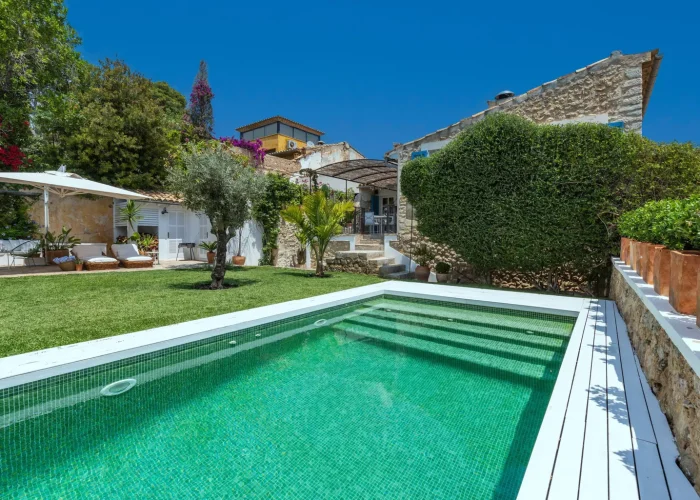 ca-sa-doctora-selva-mallorca-garden-with-pool-exterior