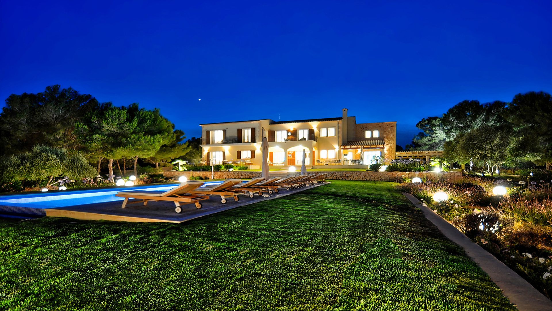 finca-es-clape-portocolom-mallorca-garden-views-villa-exterior