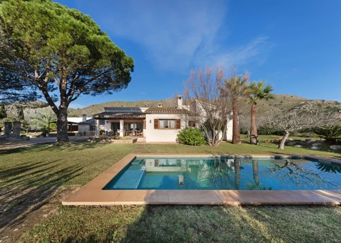 pollensa-serenity-retreat-outside