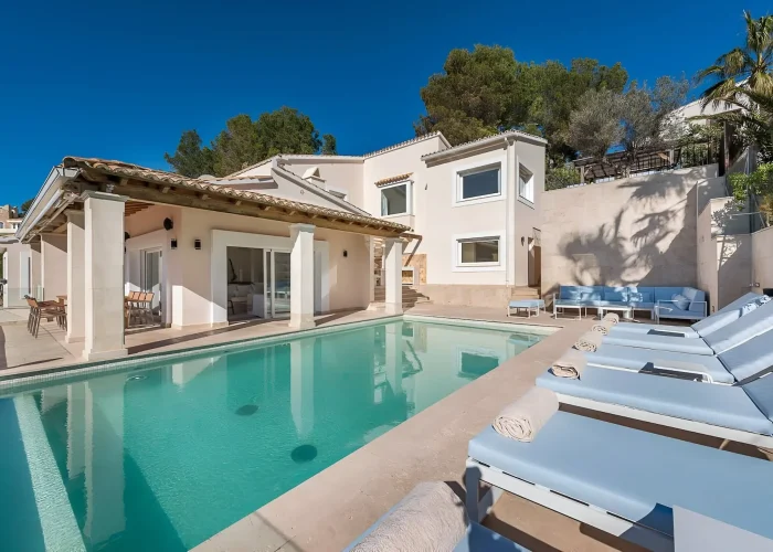 villa-cala-turquesa-sol-de-mallorca-luxury-pool-terrace