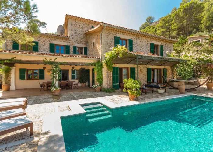 villa-calita-deia-mallorca-exterior-sea-view-luxury-villa